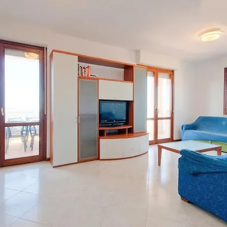 Royal Sea View Apartment *
