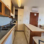 Royal Sea View דירה